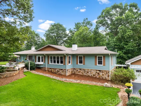 1165 Mountain Laurel DR, Columbus, NC 28722