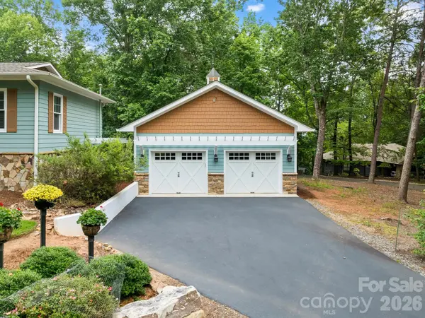 1165 Mountain Laurel DR, Columbus, NC 28722