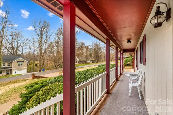 156 Eastwood DR, Statesville, NC 28625