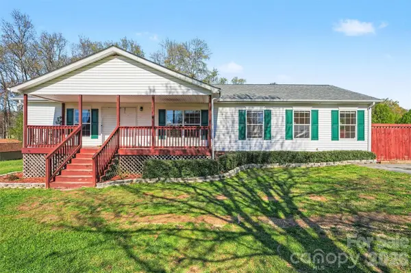 100 Acreview LN, Maiden, NC 28650