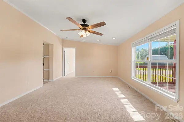 100 Acreview LN, Maiden, NC 28650