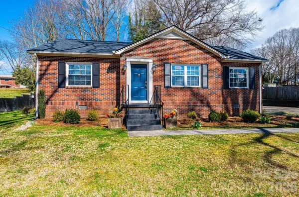 132 15th AVE NW, Hickory, NC 28601