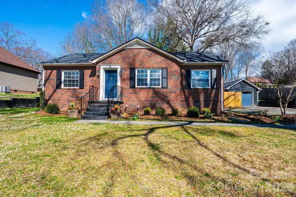 132 15th AVE NW, Hickory, NC 28601
