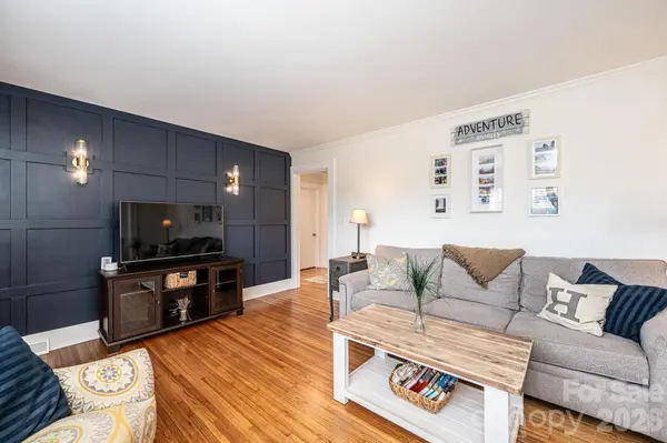 132 15th AVE NW, Hickory, NC 28601