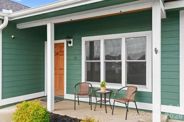 209 Breton Ridge RD, Leicester, NC 28748