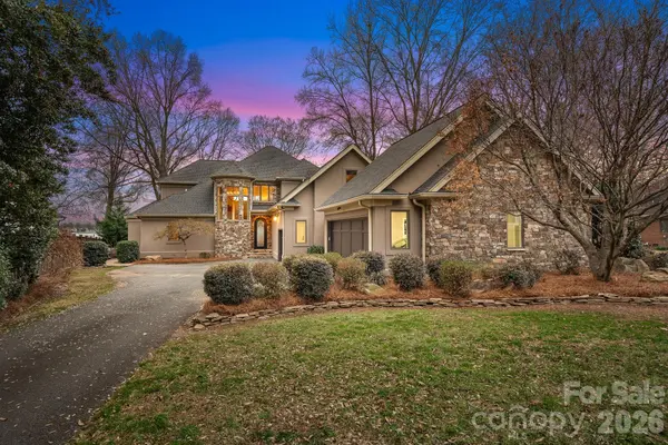 18019 Whispering Oaks DR, Cornelius, NC 28031