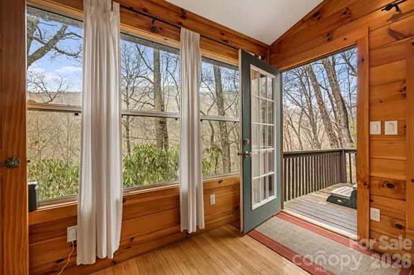 157 Crosspatch LN, Bryson City, NC 28713