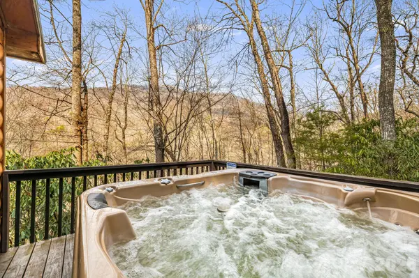 157 Crosspatch LN, Bryson City, NC 28713
