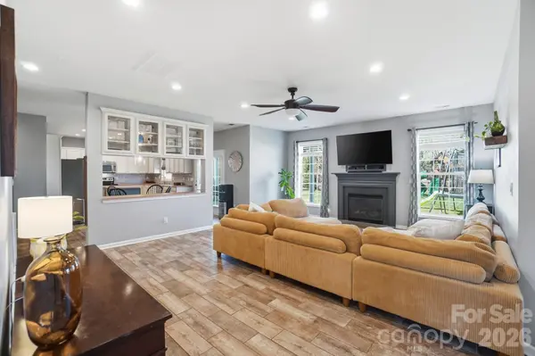 125 N Wendover TRCE, Mooresville, NC 28117