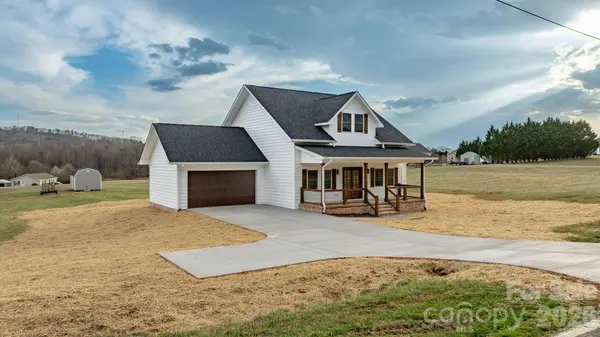 1284 Jay Burke RD, Taylorsville, NC 28681
