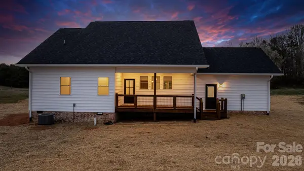 1284 Jay Burke RD, Taylorsville, NC 28681