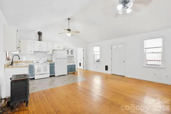 186 Greentree LN, Canton, NC 28716