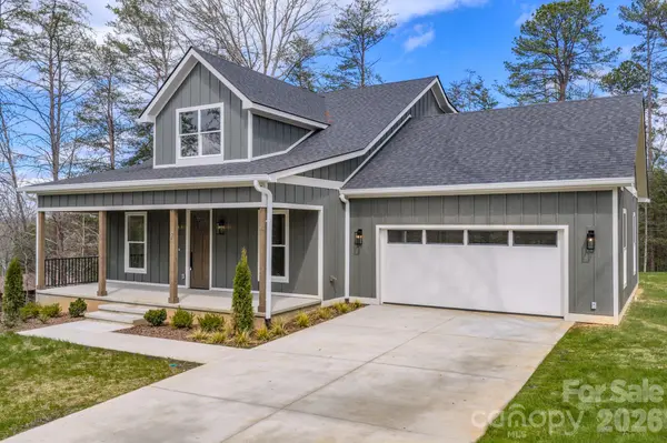 2 Holly Hill CT, Asheville, NC 28806