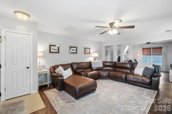 546 River View DR, Lowell, NC 28098