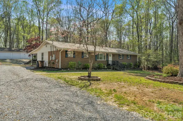 409 Robinson AVE, Matthews, NC 28104
