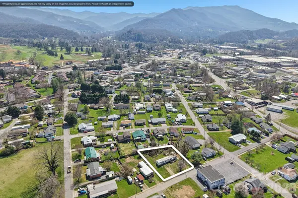 88 Brook ST, Waynesville, NC 28786