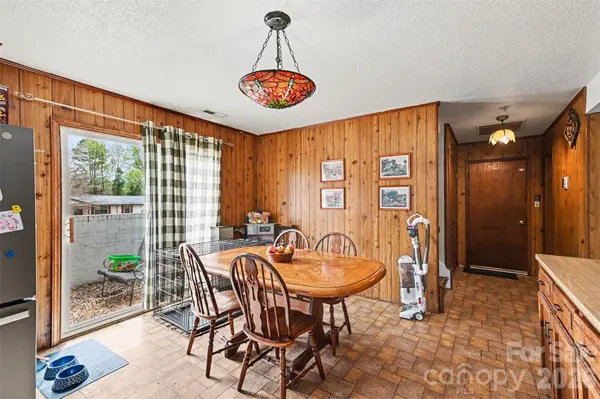208 McGregor RD, Gastonia, NC 28056