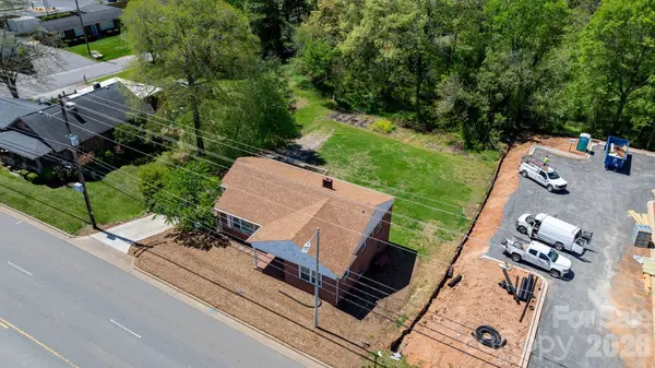 3015 North Center ST NW, Hickory, NC 28601