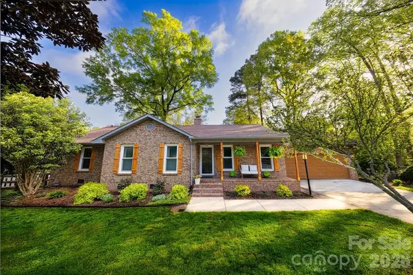 8215 Chandos PL, Huntersville, NC 28078