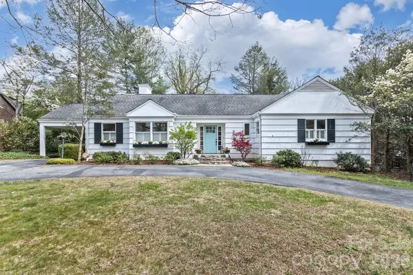 16 Hilltop RD, Biltmore Forest, NC 28803