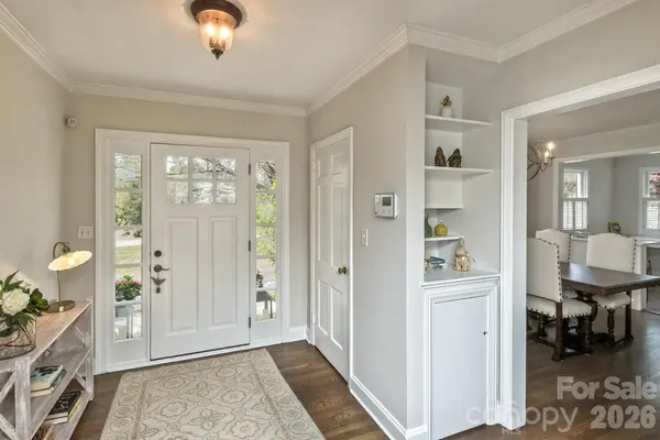 16 Hilltop RD, Biltmore Forest, NC 28803