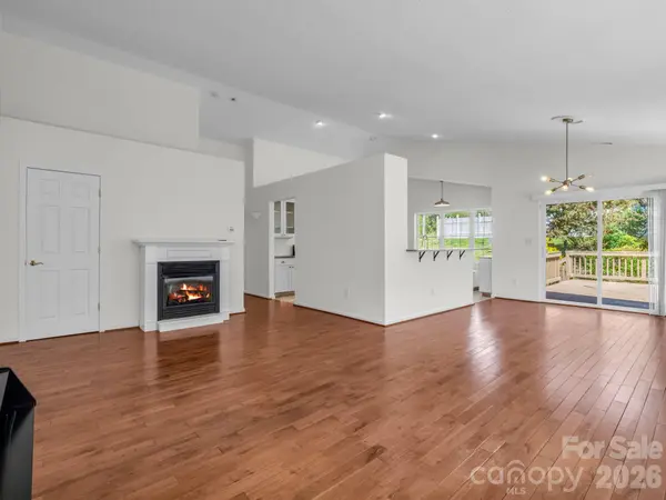 23 Tutor LN, Brevard, NC 28712