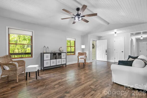 204 Nottingham DR, Huntersville, NC 28078