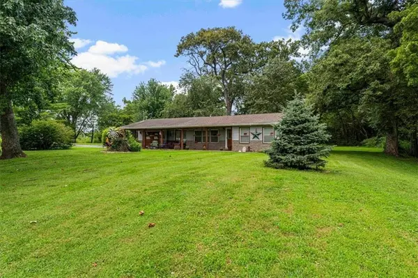 13810 Byars RD, Grandview, MO 64030