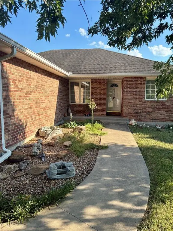 1506 Emerald WAY, Warrensburg, MO 64093