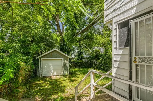 3542 College AVE, Kansas City, MO 64128