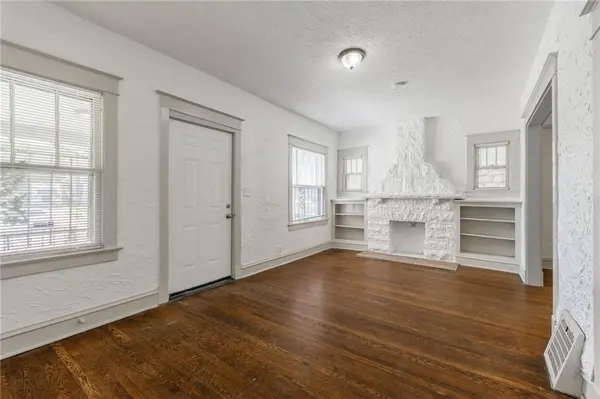 3542 College AVE, Kansas City, MO 64128