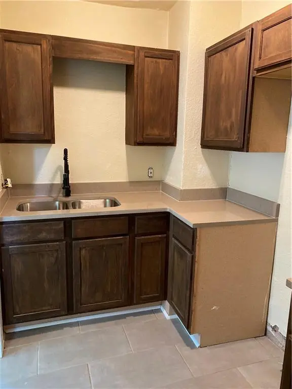 2209 E 59th ST, Kansas City, MO 64130