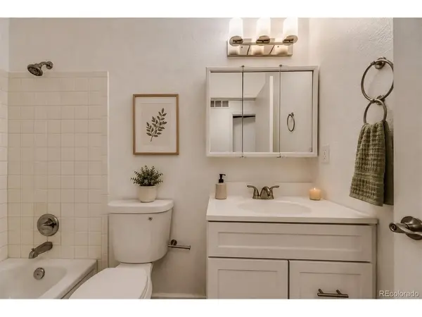 3584 S Olathe, Aurora, CO 80013