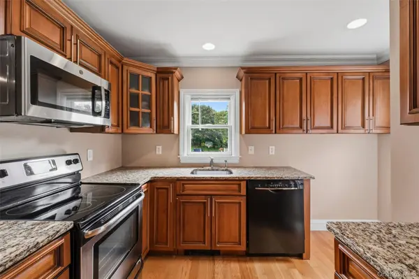 692 Mount Airy RD, New Windsor, NY 12553