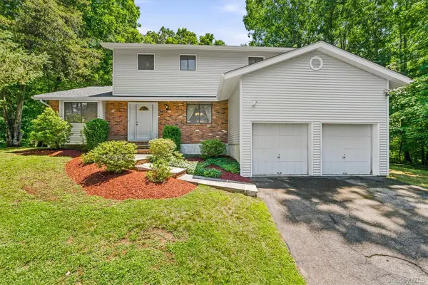 2 Peter A Beet DR, Cortlandt Manor, NY 10567