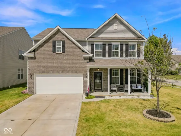 2146 Creek Bank DR, Columbus, IN 47201