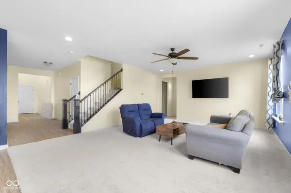2432 Creekland DR, Columbus, IN 47201