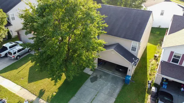 8204 Lake Tree LN, Indianapolis, IN 46217