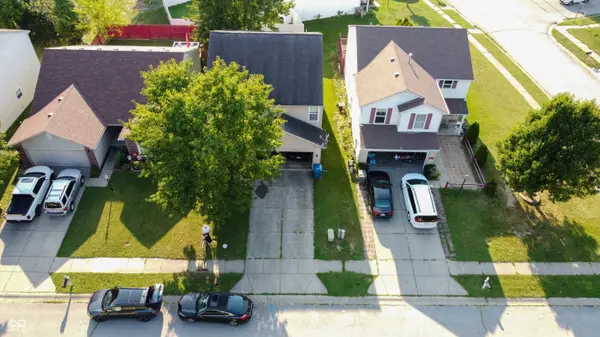 8204 Lake Tree LN, Indianapolis, IN 46217