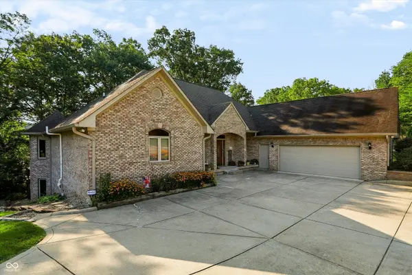 7511 S Poplar Point DR, Trafalgar, IN 46181