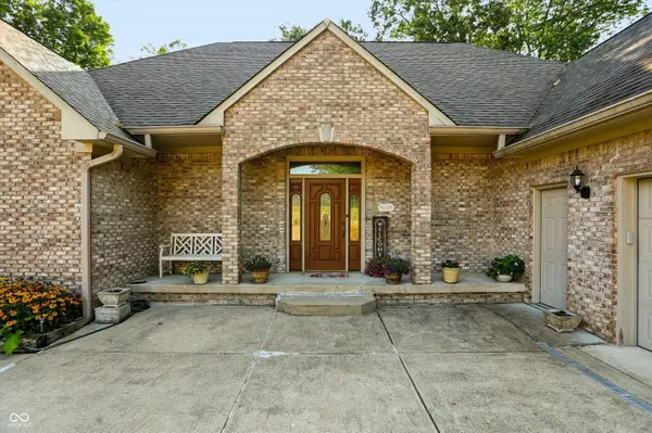 7511 S Poplar Point DR, Trafalgar, IN 46181