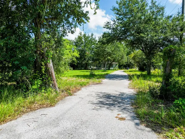 6204 KELLY RD, Plant City, FL 33565