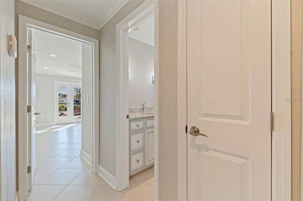 11225 4TH ST E, Treasure Island, FL, 33706 photo 18
