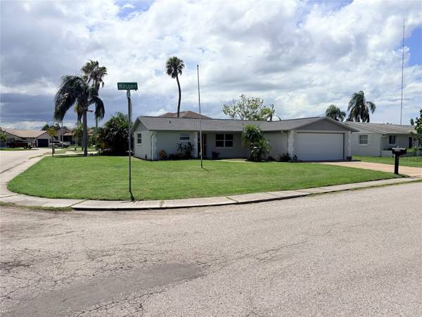 Holiday, FL 34691