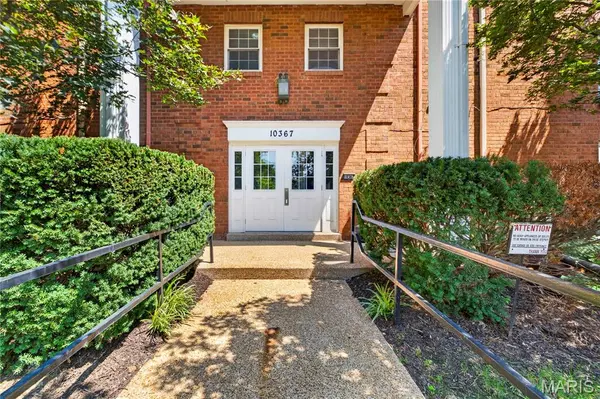 10367 Oxford Hill DR #18, St Louis, MO 63146