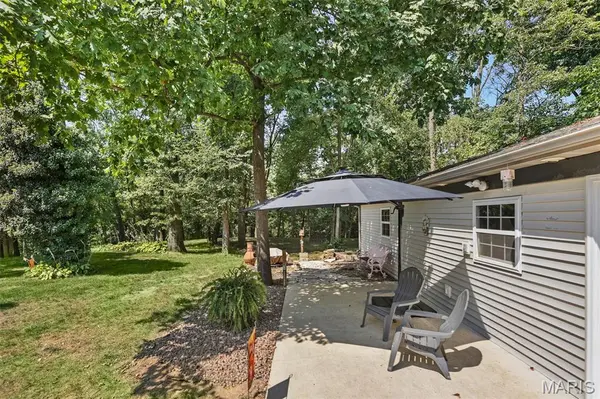 19 Sugar LN, Collinsville, IL 62234