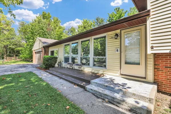 1912 Clover LN, Champaign, IL 61821