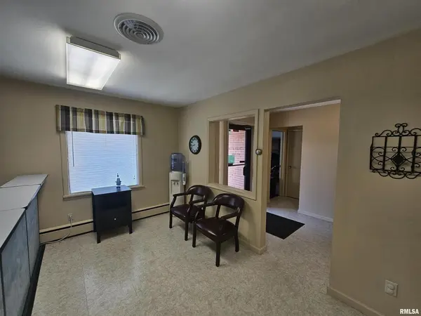 2006 BROADWAY, Mt Vernon, IL 62864