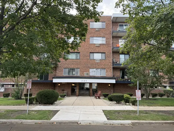 205 W Miner ST #106, Arlington Heights, IL 60005