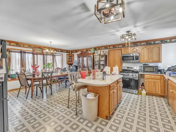 29153 S Klemme RD, Beecher, IL 60401